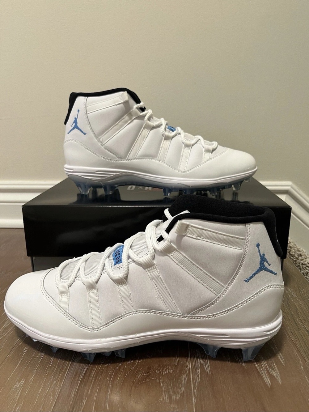 Air Jordan 11 Mid TD Football Cleats White UNC Blue HM7324-104 Mens Size New